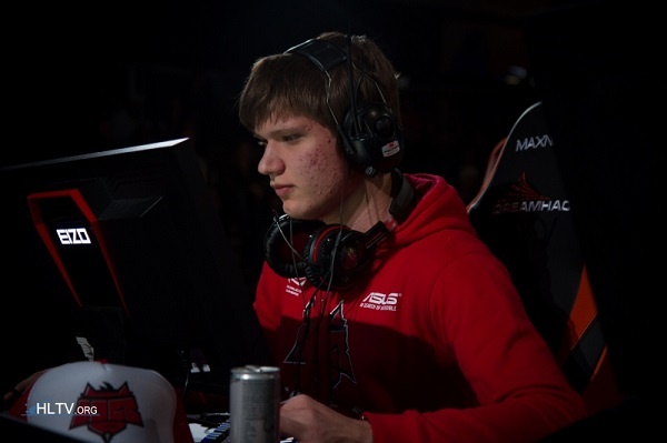 WBG官博晒照：今天也是投入认真训练的微博哥